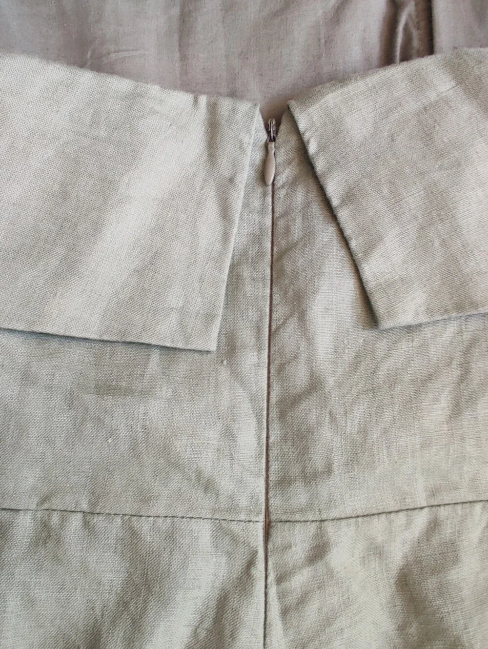 Nicholas Chesa Linen Jumpsuit in Sage Green Size 8